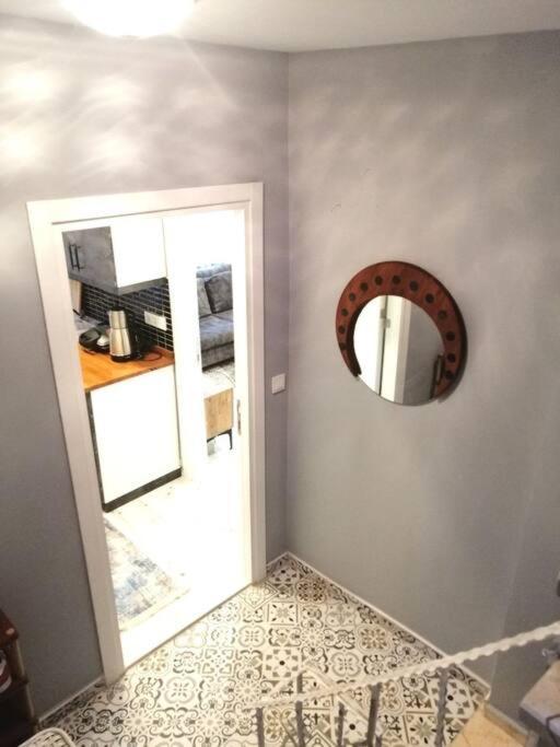 Historical Comfy Flat In Beyoglu Tophane, Galata Leilighet Istanbul Eksteriør bilde