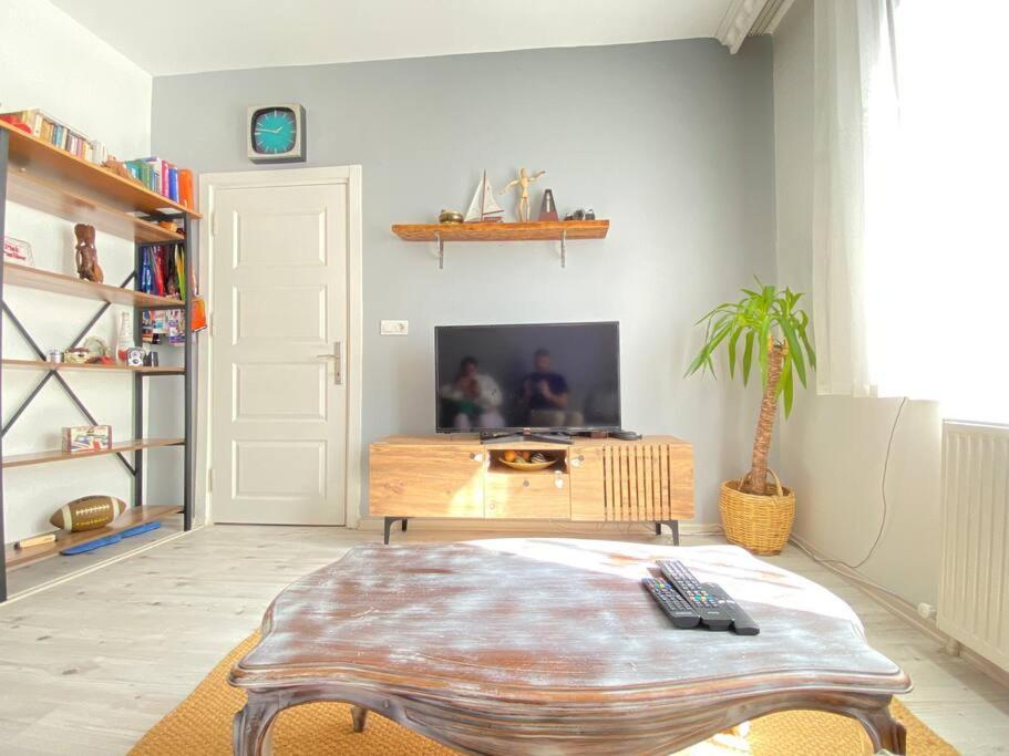 Historical Comfy Flat In Beyoglu Tophane, Galata Leilighet Istanbul Eksteriør bilde